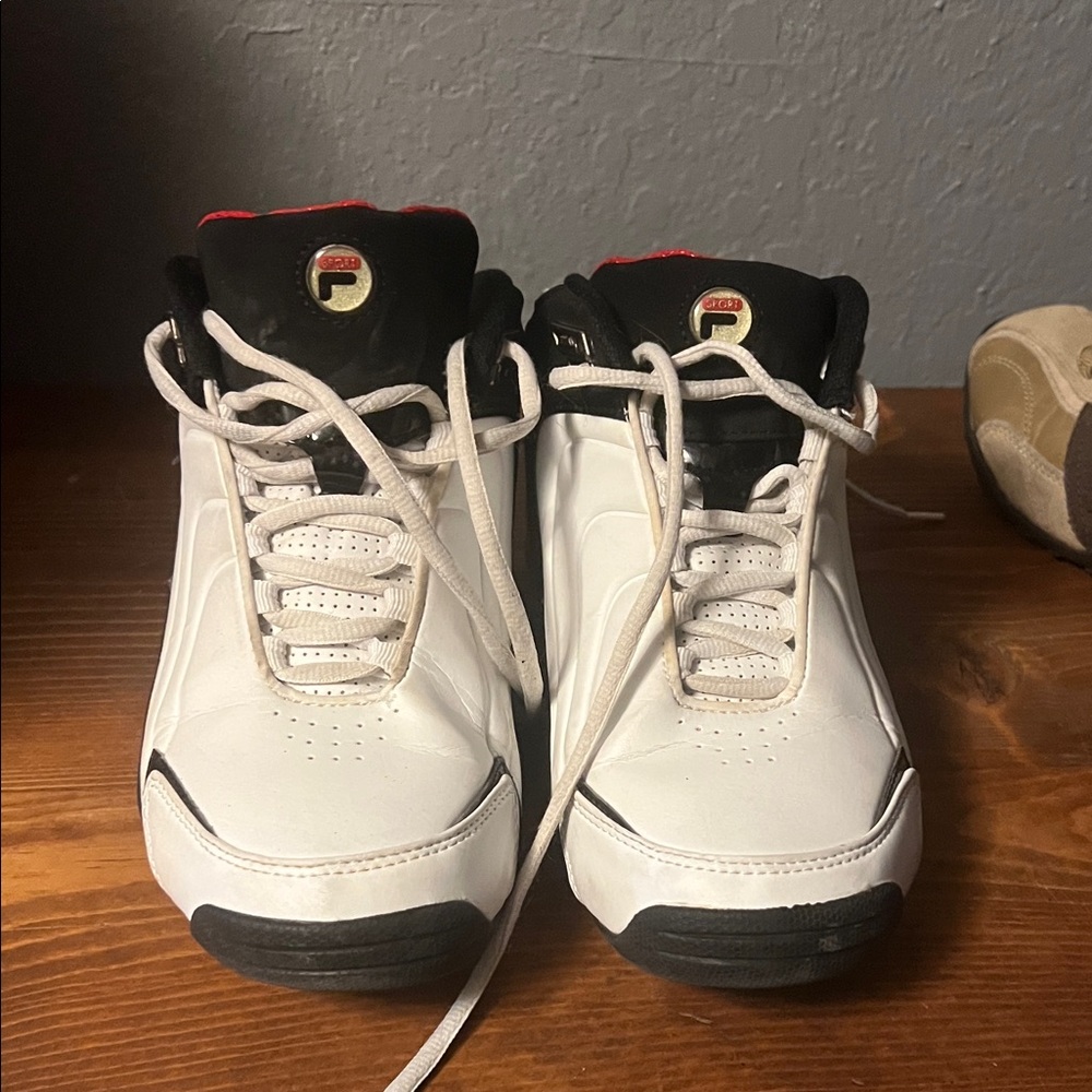 Fila White and Black Sneakers with Red Accents Men’s size 8